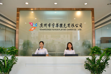 GUANGDONG YUHUA PLAYING CARDS CO.,LTD. Produktionslinie des Herstellers