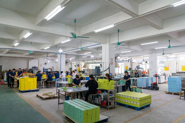 GUANGDONG YUHUA PLAYING CARDS CO.,LTD. Produktionslinie des Herstellers