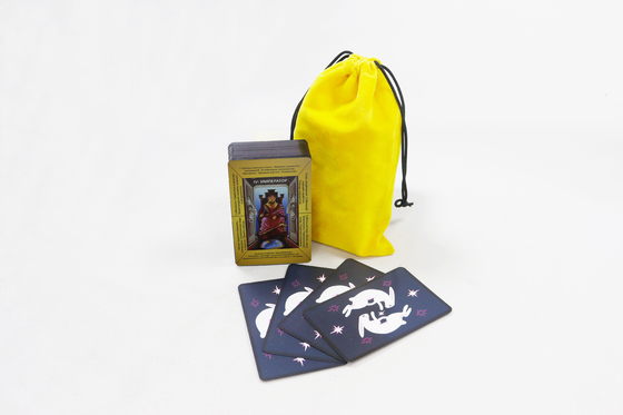 kaufen Persönliche Druck hochwertige schwarze Kante russische Tarotkarten mit Tasche Druck klassische Hexe Tarotkarte mit Schlüsselwörtern online manufacture