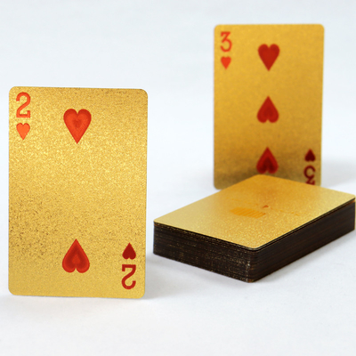 kaufen 63*88mm Spiel Custom Design Plastik Poker Spielkarten mit Tuck Box 100% Wasserdichtes Gold Herstellung online manufacture