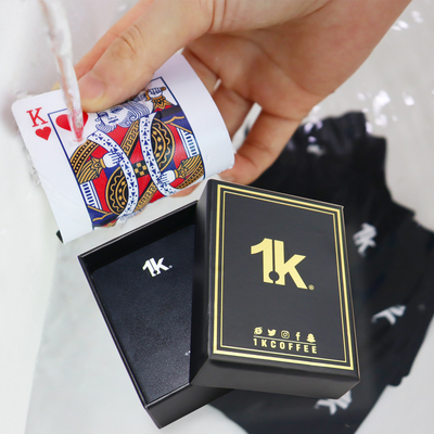 Customisierte PVC-Spielkarten Glatte Goldplattierte Pokerkarten Kühl Schwarz Kreatives Dauerhaft