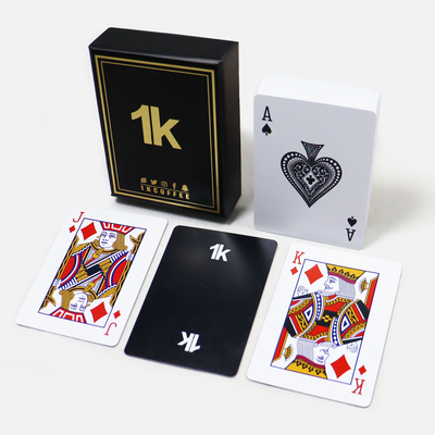 UV-Oberflächenveredelung Anpassbares Plastik-Spielkartendeck mit Deckel und Basisbox